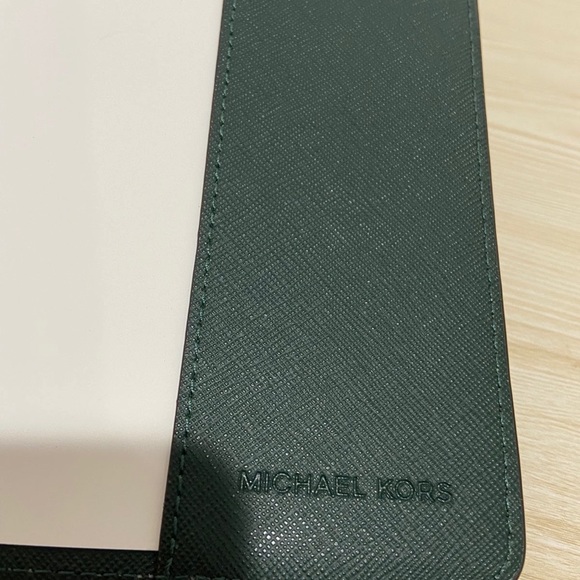 Michael Kors Green Notebook - Picture 4 of 6